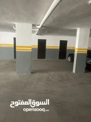  17 شقه في البنيات للبيع