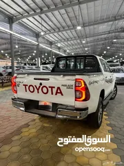  6 تويوتا هايلكس S-GLX اعلى المواصفات باللون الابيض المميز 2024