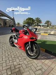  4 Ducati Panigale 899
