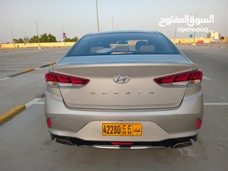  8 Hyundai sonata 2018 Oman car number one full option in a very good condition