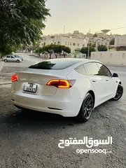  8 Tesla Model 3 2023