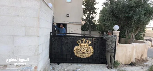  3 فيلا بالصلاة على النبي موقع مميز جدأ على ثلاث شوارع بالقرب من مستشفى ايدون العسكري