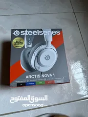  2 Arctis nova headset