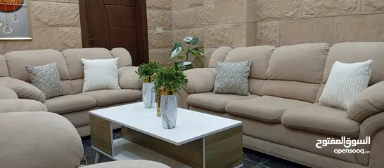  9 طقم كنب دب بحاله ممتازه