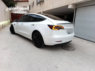  5 TESLA MODEL 3 ONLY 8000KM