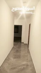  7 شقة سوبر ديلوكس جديدة البناء  بيتونيا مساحة 200م2  بجانب مسجد سيف الدين موقع سكني هادئ ومتميز