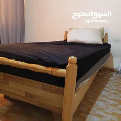  1 تخت خشب و فرشة تركية زمبركات فولاذ مكفولة 4 سنين و وجه فرشة ومخده و مخدتين