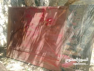  18 بوابات حديد وشبابيك وشبكات ومناخل للبيع