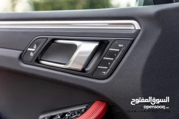  20 Porsche Mecan 2.0L Turbo وارد وكالة نقل