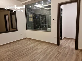  14 بالاقساط بتشطيب فندقي 220 متر باطلاله مميزة في ديرغبار النوابلسة مطلة على عبدون و طريق المطار