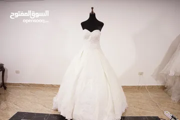  23 بدلات عرايس جديده و شبه جديده للبيع