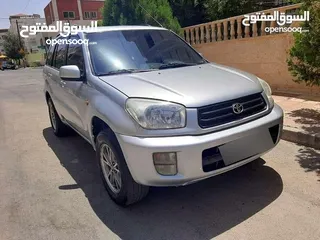  1 تويوتا راف 4، موديل 2002، بتمشي 160-180 كم