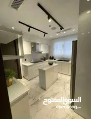  24 فيلا 200م في كمبوند بالم هيلز palm hills New cairo nبمقدم 10% و بالباقي اقسا علي 10 سنين بدون فوايد