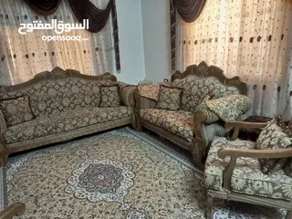  3 طقم كنب خشب زان بحالة جيدة