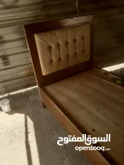  2 تخت مفرد خشب لاتيه قشرت بلوط مستعمل بحال الوكالة  السعر قابل للتفاوض للاستفسار الاتصال على الرقم