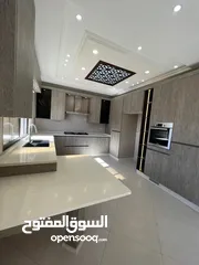  13 شقة طابق ثالث الجبيهه ام زويتينه 180 متر بتشطيبات فاخرة