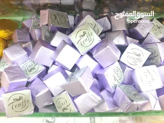  13 محمص للبيع بكامل عدته وبضاعته وديكوره يعمل بشكل جيد قابل للتطوير البيع بداعي السفر