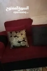  3 كنب   قطعتين. مجوز  قليل الاستعمال ،لون خميري  مع قورن الوان