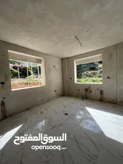  4 tira palace