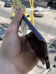  10 سامسونج جلاكسي اس 22 عادي 256 جيجا جهاز نظيف جداً لزقته عليه الجهاز تقريباً جديد مش شبه جديد