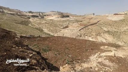  16 ارض مميزة محفورة بسعر مناسب