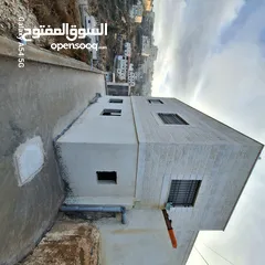  12 بيت سوبر ديلوكس مستقل للبيع اربع واجهات حجر عمر البناء 3 سنوات اطلاله بانوراميه جميله جدا