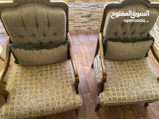  1 اربعه كنب خشب للبيع السعر قابل للتفاوض