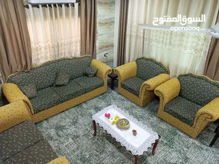  2 طقم كنب للبيع 7 مقاعد بحاله جيده