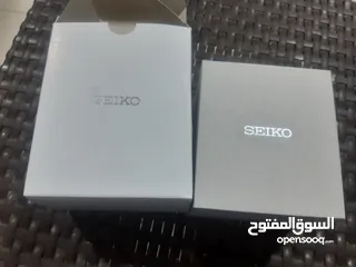  2 ساعة سيكو وكالة مع كامل اغراضها