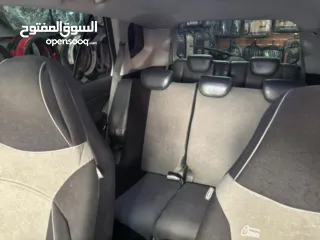  5 جيب كيا كارينز 2009