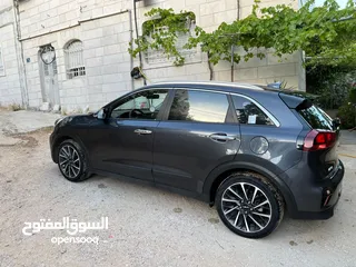  3 كيا نيرو هايبريد بوضع الوكاله