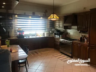  9 شقة مميزة 3 غرف نوم مفروشة بالكامل منطقة مخدومة مع اطلالة رائعة في اجمل مناطق تلاع العلي خلدا