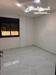  1 شقة ارضية للبيع بالزرقاء الجديدة خلف فندق جوابرة مباشره كاش او اقساط