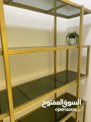  2 ارفف مكتبه و عرض منتجات زجاجية