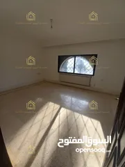  14 شقة ارضية من فيلا مع ترسات خلدا