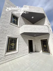  13 فيلا مميزه للبيع
