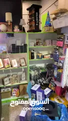  5 رفوف محل للبيع خشب لاتيه