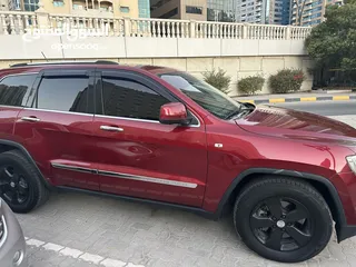  6 Jeep Grand Cherokee