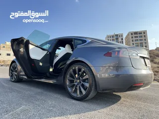  16 Tesla Model S 2021 Long range Plus