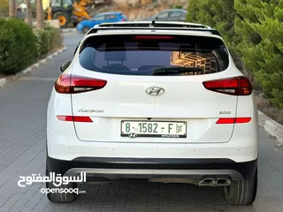  5 توسان ديزل ترخيص 19 مع فتحة دهان شركة عداد 75000