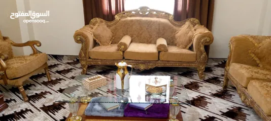  1 طقم كنب زان سبع مقاعد بحالة ممتازة