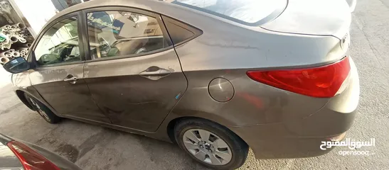  8 Hyundai Accent 2012 Auto gear