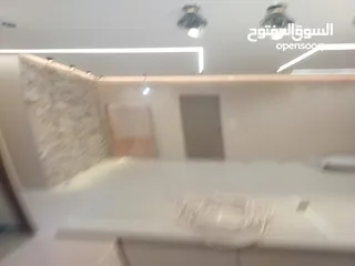  12 للايجار شقه ارضيه مدخل مستقل مع ساحه 200 متر