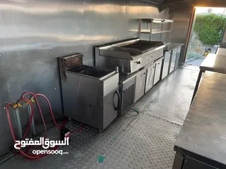  18 للبيع مطعم متنقل  (truck food )