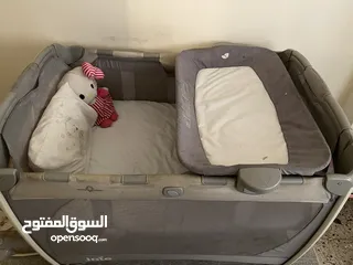  2 سرير اطفال نظيف جداً + حجلة نظيفة جداً