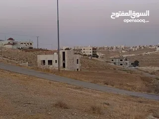  10 قطعة ارض مميزة جدا في ضاحية المدينة