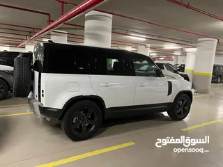  6 Land Rover Defender2023 وارد وصيانة المحمودية Plug in hiybrid one owner