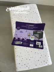  4 Travel cot with mattress