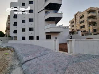  11 حي الريان شقة طابق ارضي تشطيبات عصرية حديثة البناء