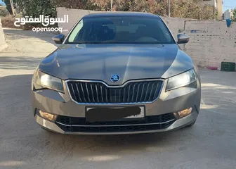  1 اسكودا سوبير بنزين 2018 قوه 2000 4x4 قوه 280حصان بانوراما  نقطه عمياء خروج عن المسار فل الفل بصمه
